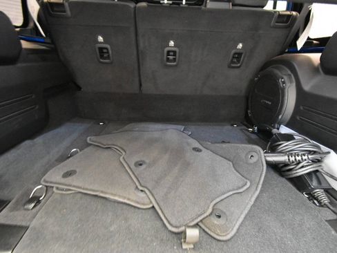 Used 2024 Jeep Wrangler Unlimited w/ Convenience Group AWD/4WD image 37