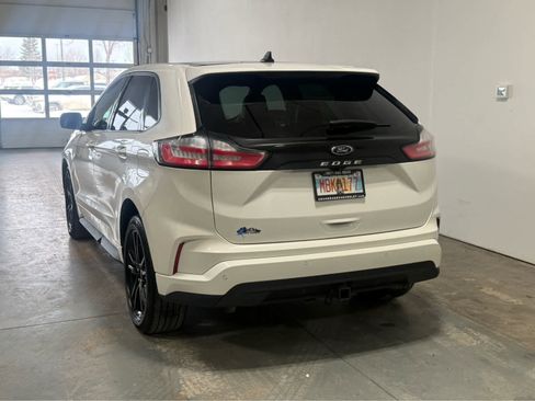 Used 2022 Ford Edge ST-Line w/ Class II Trailer Tow Package image 3