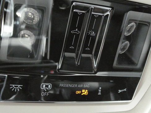 New 2025 Volkswagen Atlas Peak Edition SE image 19