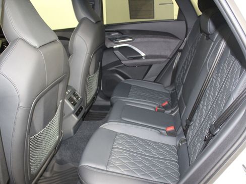 Used 2025 Audi SQ5 Premium Plus image 13