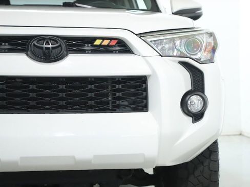 Used 2019 Toyota 4Runner SR5 Premium AWD/4WD image 9