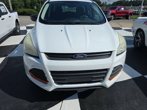 Used 2015 Ford Escape S FWD image 6