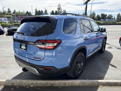 Used 2024 Honda Pilot TrailSport image 9