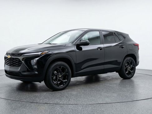 Used 2025 Chevrolet Trax LT image 3