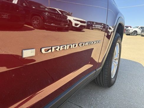 Used 2024 Jeep Grand Cherokee L Laredo w/ Luxury Tech Group I image 30