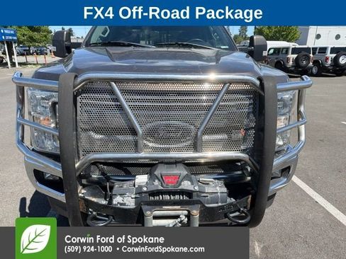 Used 2017 Ford F350 Lariat w/ Lariat Value Package AWD/4WD image 4