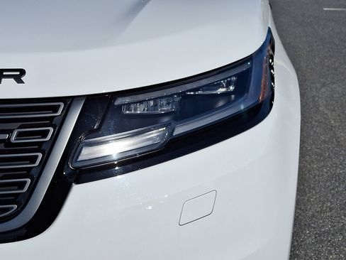 Used 2025 Land Rover Range Rover Velar S image 9