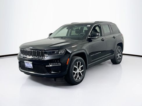 Used 2023 Jeep Grand Cherokee Limited AWD/4WD image 1