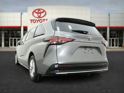 New 2026 Toyota Sienna Limited image 15