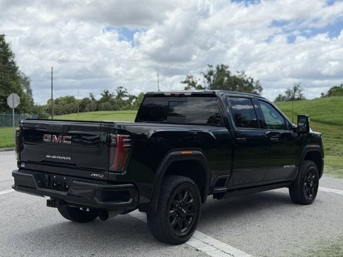 Used 2024 GMC Sierra 2500 AT4 w/ AT4 Premium Plus Package AWD/4WD image 5