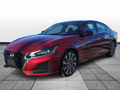 Used 2023 Nissan Altima 2.5 SL image 1
