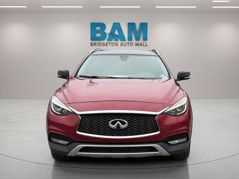Used 2017 INFINITI QX30 Premium image 2