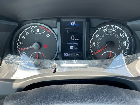 Used 2023 Toyota Tacoma SR AWD/4WD image 17
