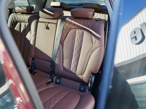 Used 2025 BMW X7 xDrive40i w/ Executive Package image 45