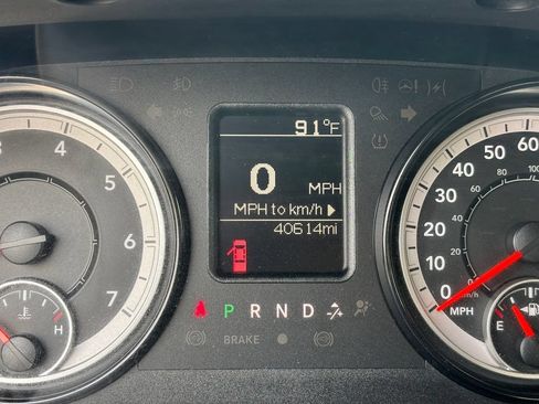 Used 2019 RAM 1500 Tradesman AWD/4WD image 2