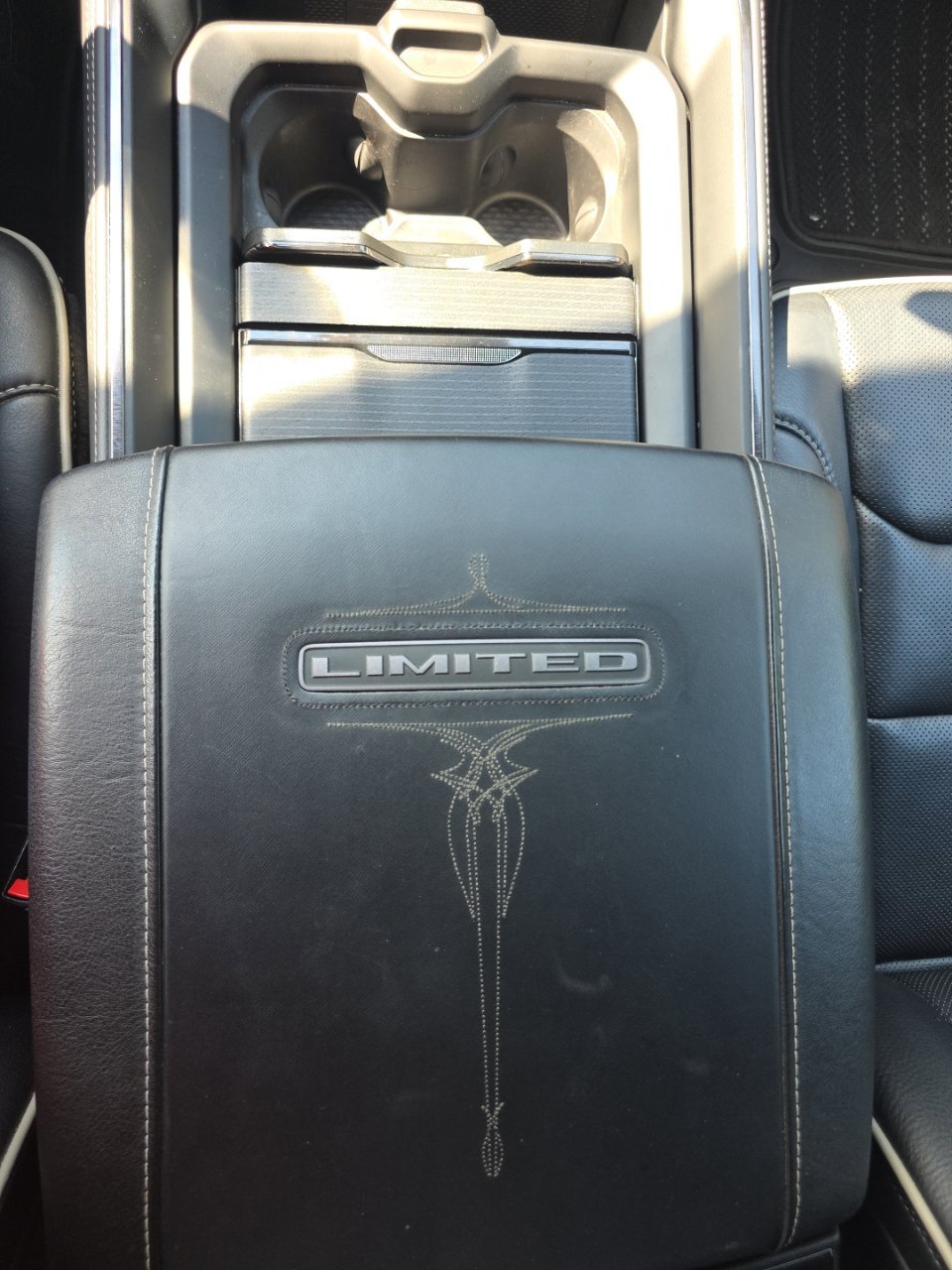 Used 2022 RAM 1500 Limited w/ Body Color Bumper Group RWD image 32