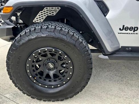Used 2023 Jeep Wrangler Sport AWD/4WD image 10
