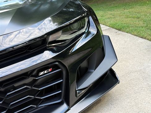 Used 2018 Chevrolet Camaro ZL1 RWD image 12