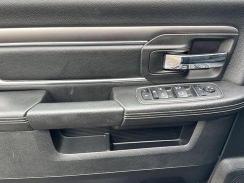 Used 2022 RAM 1500 Classic SLT image 10