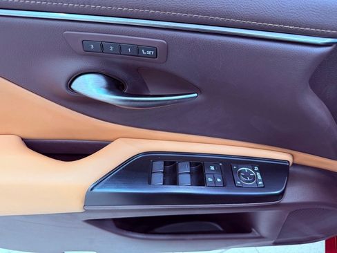 Certified 2020 Lexus ES 350 w/ Premium Package FWD image 19