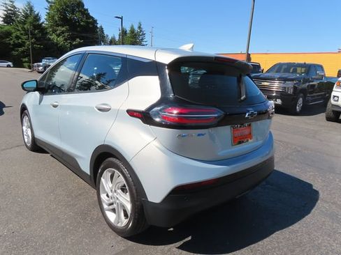 Used 2023 Chevrolet Bolt LT w/ Driver Confidence Package FWD image 5