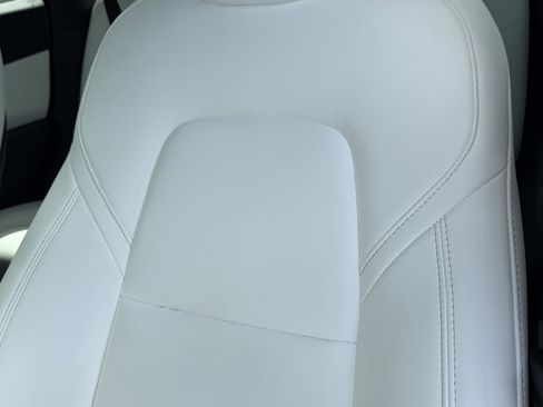 Used 2022 Tesla Model Y Long Range image 5