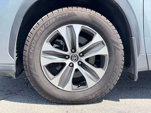 Used 2022 Toyota Highlander XLE image 46