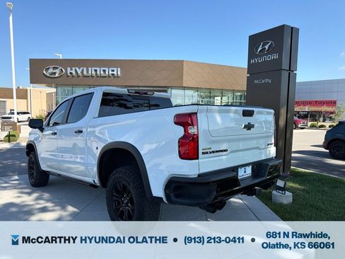 Used 2023 Chevrolet Silverado 1500 ZR2 w/ Technology Package AWD/4WD image 15