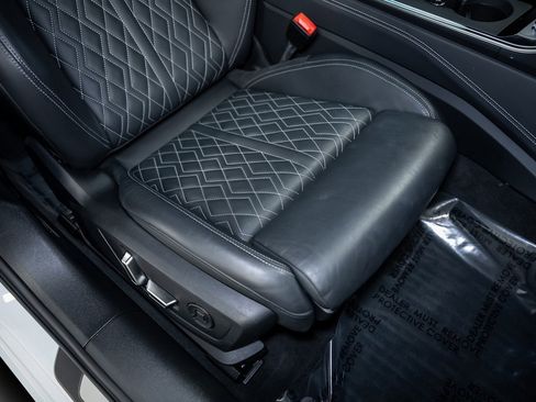 Used 2021 Audi S6 Prestige w/ Prestige Package image 35