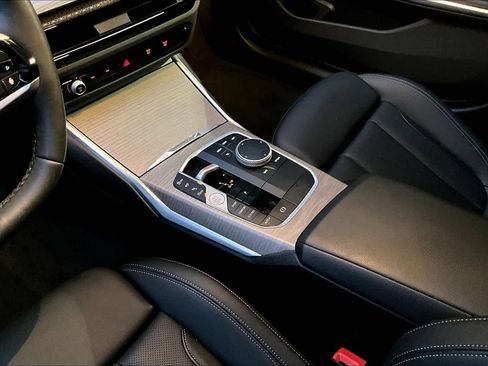 Certified 2025 BMW 330i Sedan image 16