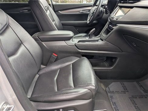 Used 2017 Cadillac XT5 Luxury image 29