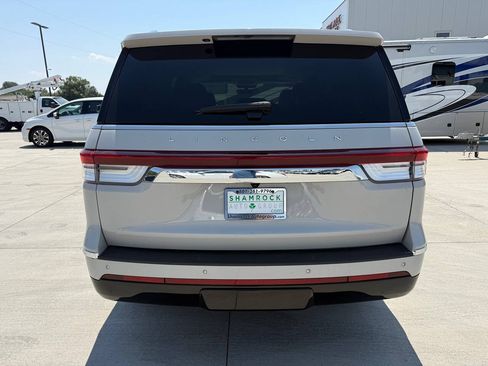 Used 2022 Lincoln Navigator Reserve AWD/4WD image 4