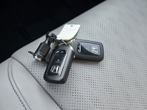 Used 2024 Honda Odyssey Elite image 22