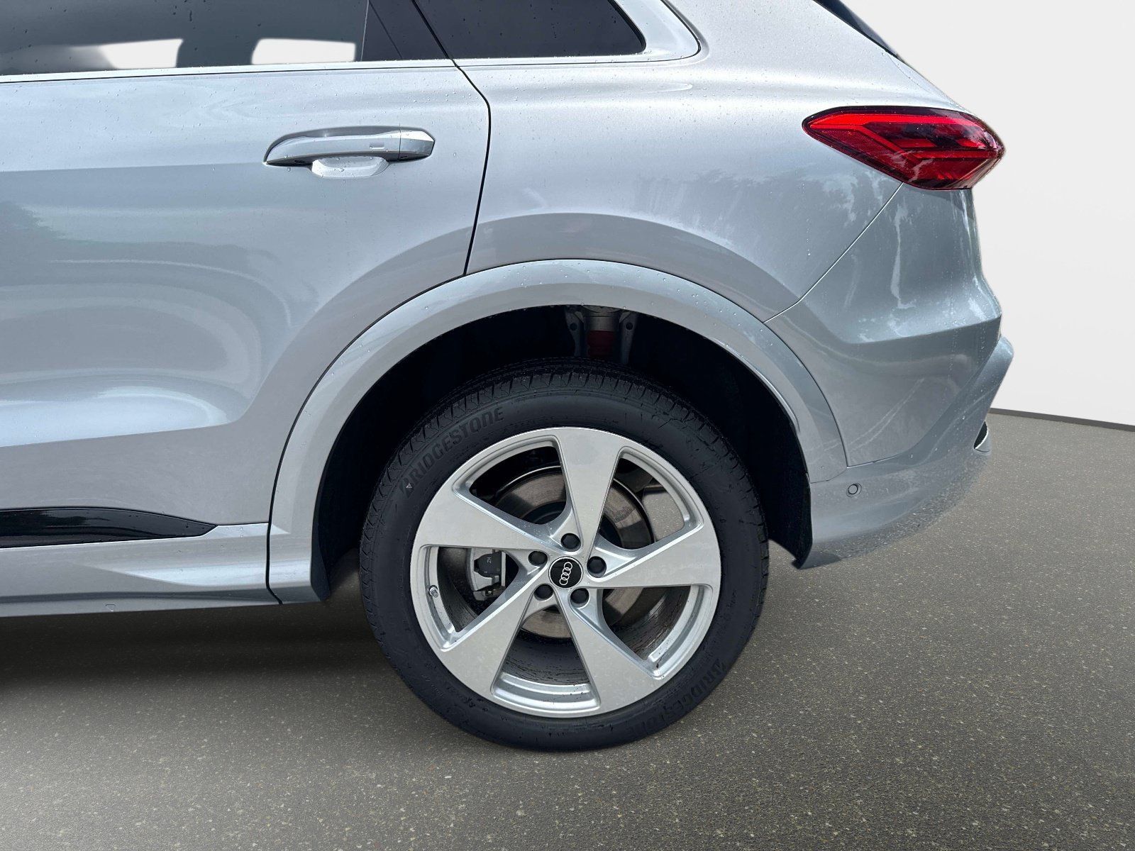 New 2026 Audi Q5 Premium Plus AWD/4WD image 9