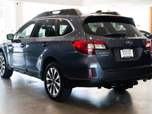 Used 2017 Subaru Outback 3.6R Limited AWD/4WD image 6