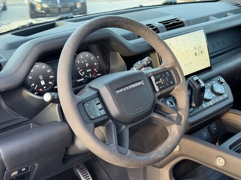 Used 2023 Land Rover Defender 110 V8 image 36