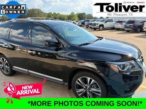 Used 2020 Nissan Pathfinder Platinum FWD image 1