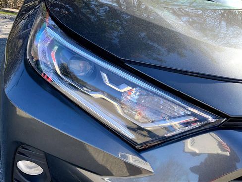 Used 2021 Toyota RAV4 XLE w/ Convenience Package AWD/4WD image 27