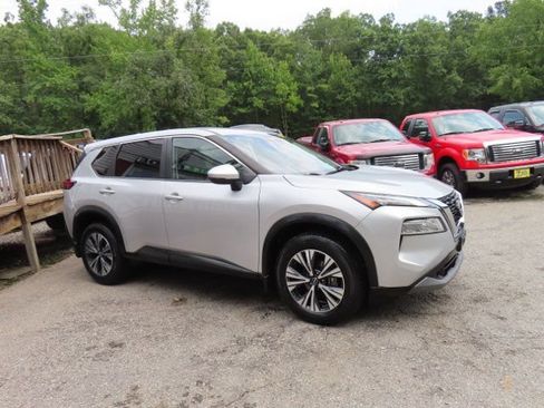 Used 2022 Nissan Rogue SV FWD image 5
