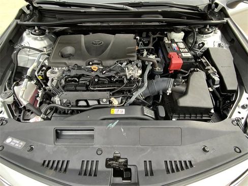 Used 2022 Toyota Camry XLE image 29
