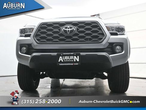 Used 2023 Toyota Tacoma TRD Off-Road image 16