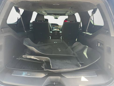Used 2023 Cadillac Escalade ESV Sport Platinum w/ LPO, ONYX Package AWD/4WD image 29