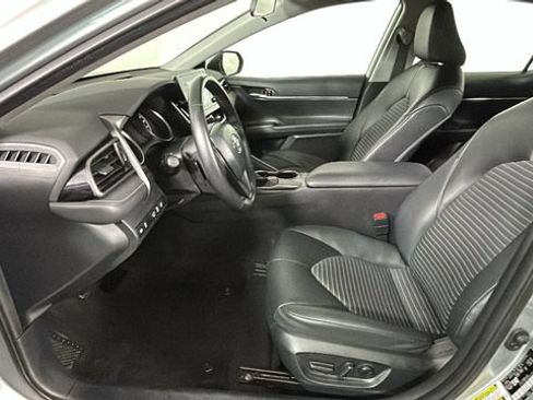 Used 2024 Toyota Camry SE FWD image 12