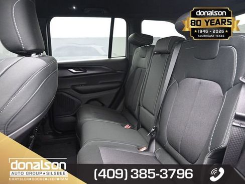 New 2025 Jeep Grand Cherokee Laredo w/ Luxury Tech Group I image 11