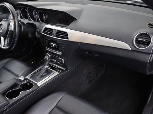 Used 2014 Mercedes-Benz C 250 Sedan image 19