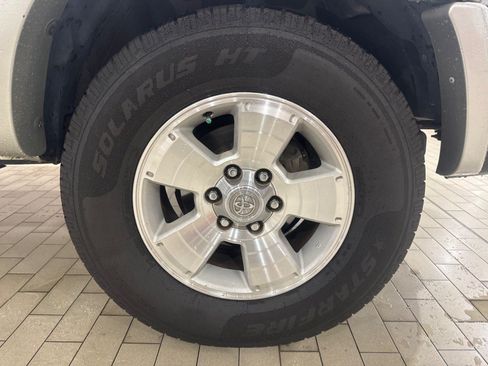 Used 2002 Toyota 4Runner SR5 RWD image 5