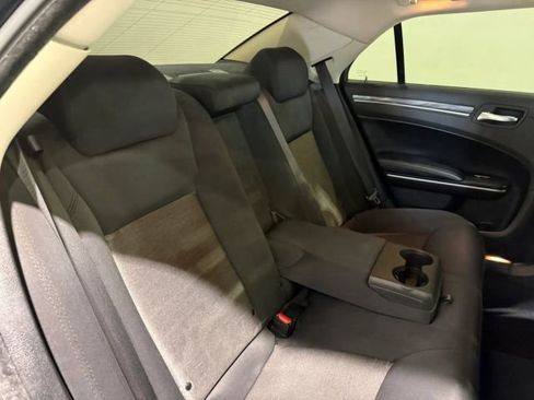 Used 2019 Chrysler 300 Touring w/ Sport Appearance Package image 27