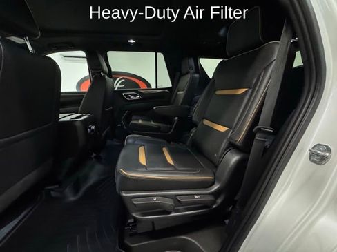 Used 2024 GMC Yukon AT4 w/ Technology Package AWD/4WD image 9