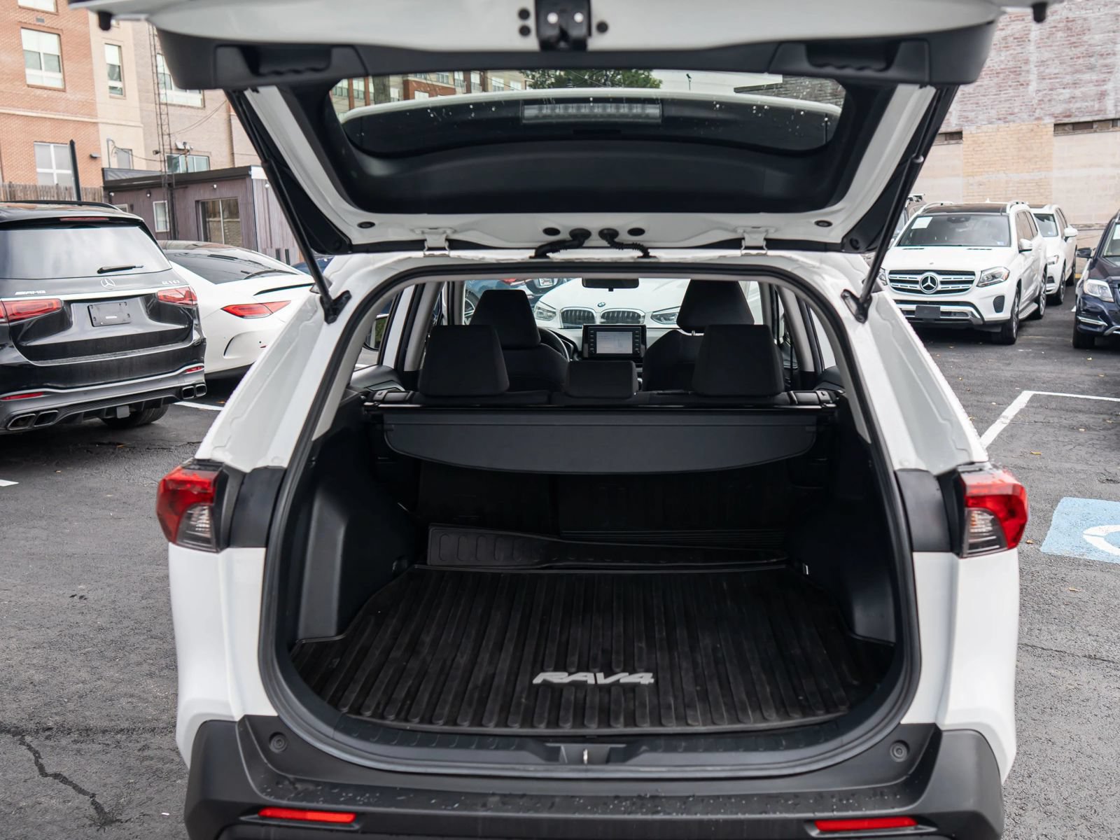 Used 2019 Toyota RAV4 LE w/ All Weather Liner Package AWD/4WD image 46