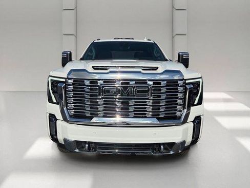New 2026 GMC Sierra 2500 Denali w/ Denali Reserve Package AWD/4WD image 8